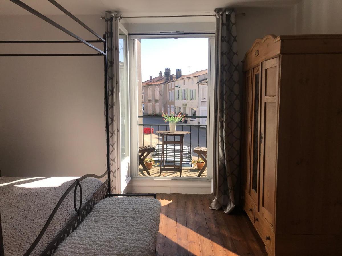 Willa Le Petit Maison Montembœuf Zewnętrze zdjęcie